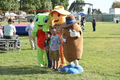 Moe and Friends